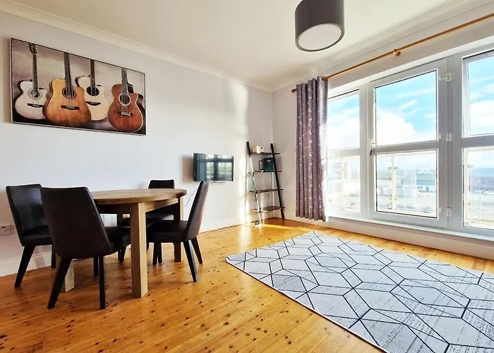 Dockland Apartment, 2 Bed, 2 Bath With Parking Apartament *