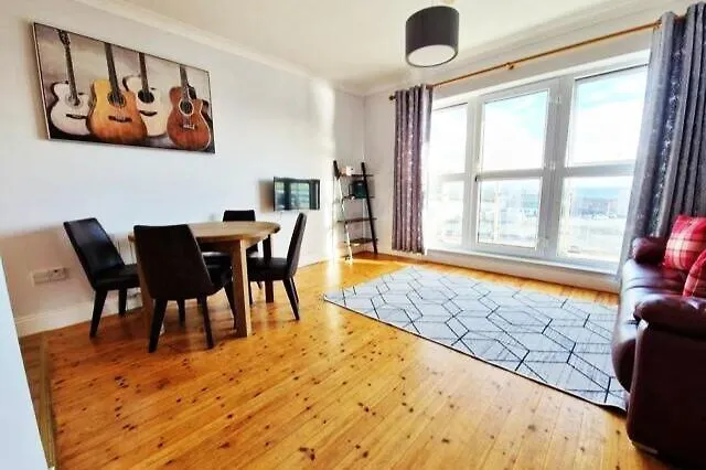 Apartment Dockland Apartment, 2 Bed, 2 Bath With Parking