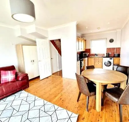 아파트 Dockland Apartment, 2 Bed, 2 Bath With Parking 골웨이